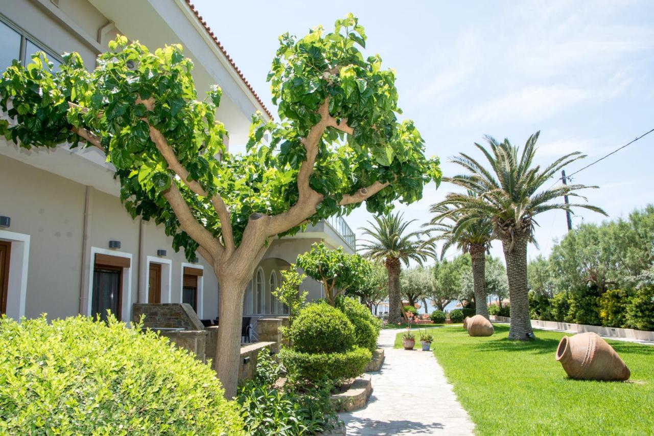 Platy Beach Hotel Екстериор снимка