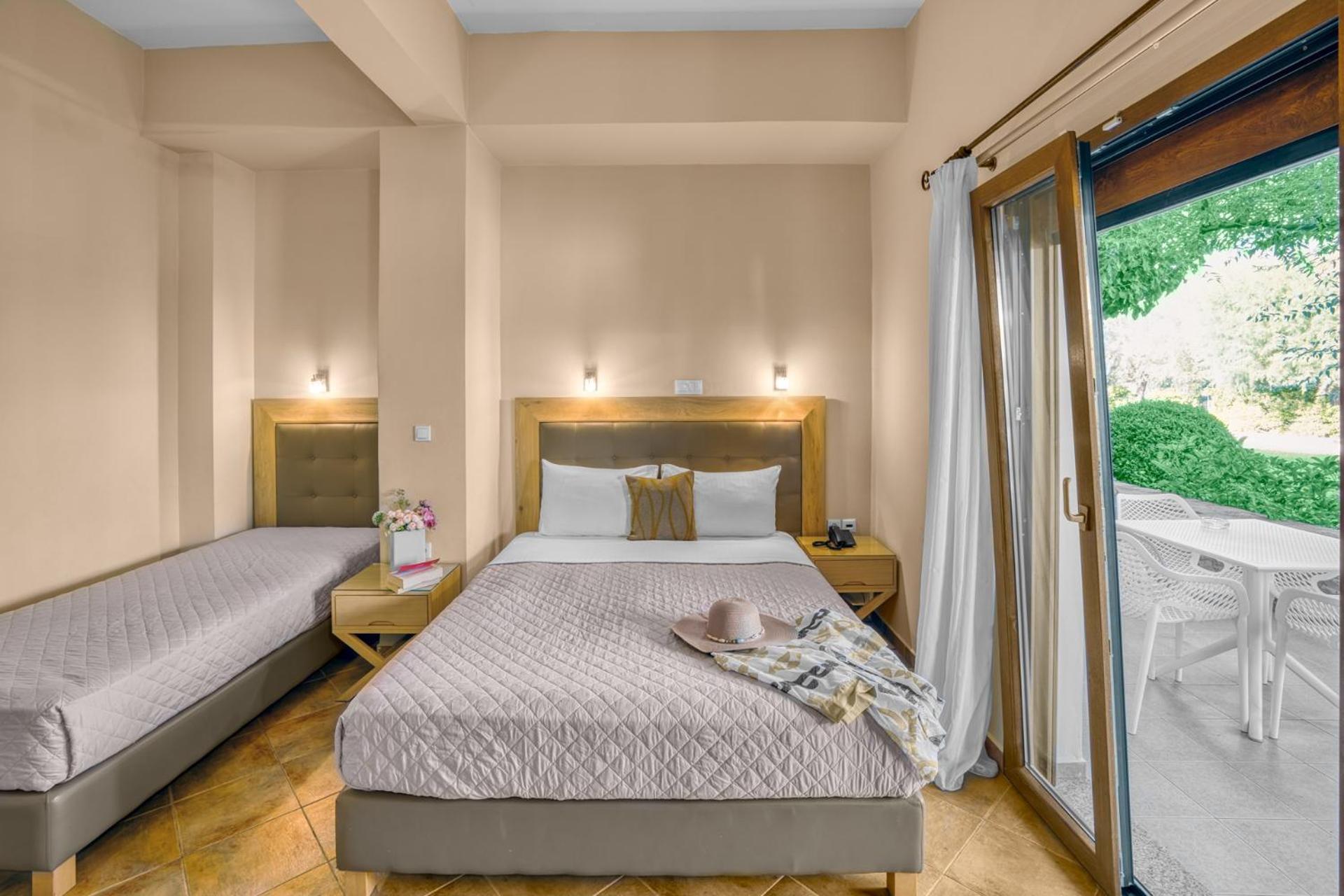 Platy Beach Hotel Екстериор снимка