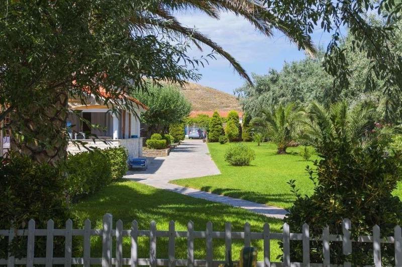 Platy Beach Hotel Екстериор снимка